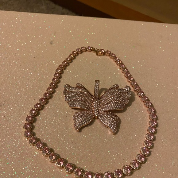 Beautiful cubic zirconia necklace with detachable jeweled butterfly. Rose gold - Picture 7 of 9